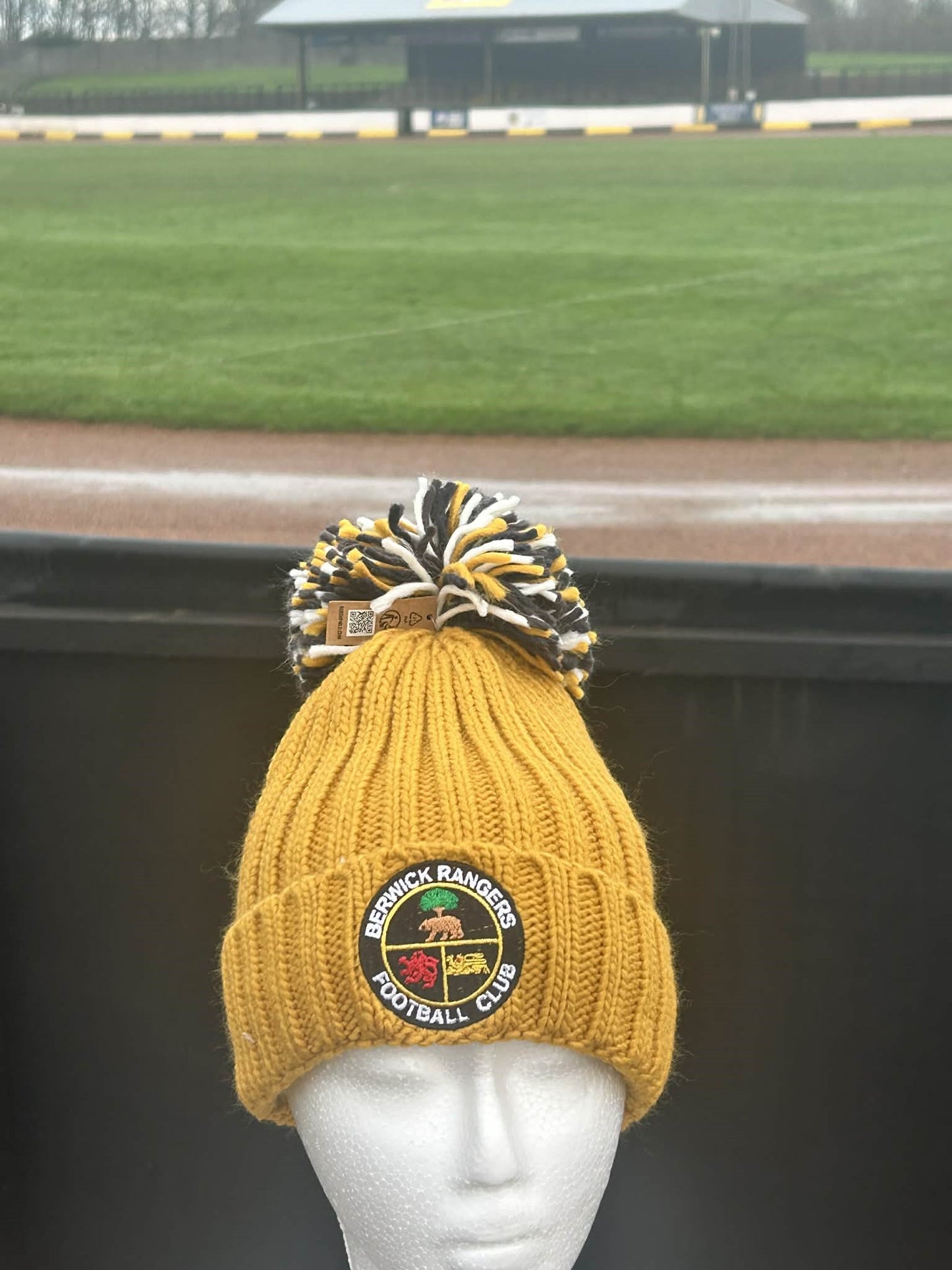 BRFC Gold Big Bobble Hat - lined